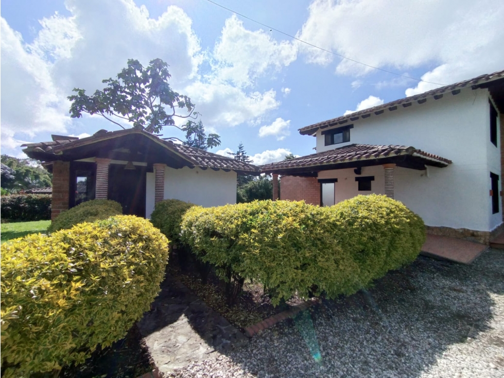VENDEMOS CASA EN EL CORAZÓN DE LLANOGRANDE MONTELUNA CON CASA EXTRA — foto 6
