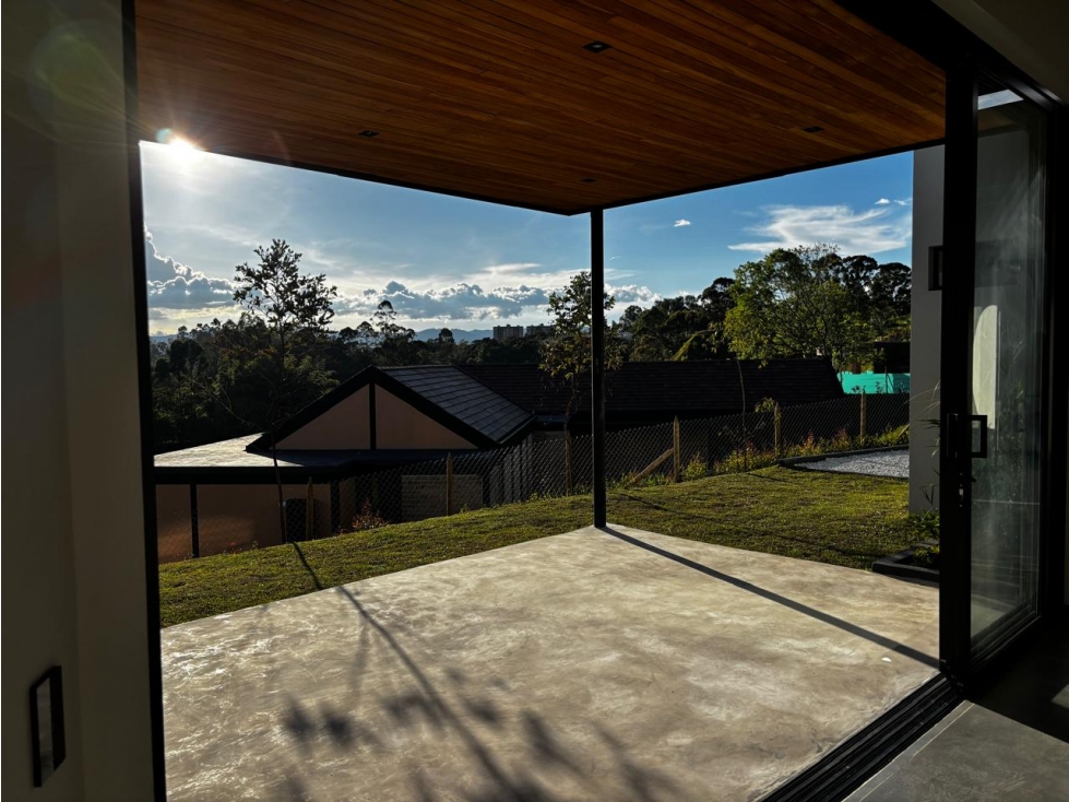 VENDEMOS ESPECTACULAR CASA DE 1 NIVEL EN OJO DE AGUA UNIDAD CERRADA — foto 2