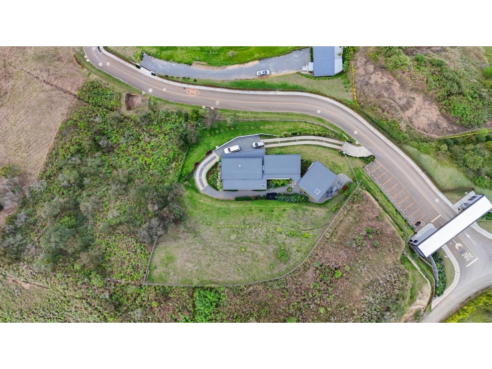 VENDEMOS CASA CAMPESTRE CON VISTA PANORÁMICA A 10 MIN AEROPUERTO JMC — foto 2