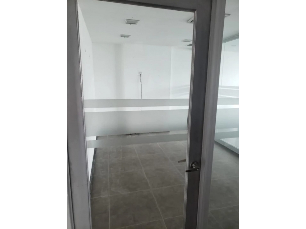 Vendo oficina lista para ocupar - 3