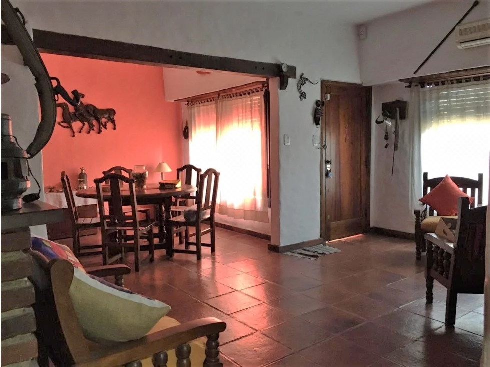 CASA 4 AMBIENTES - PERMUTA — foto 4