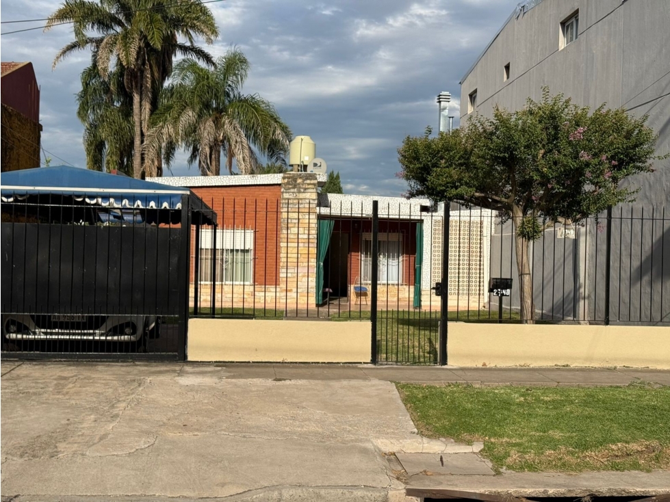 Casa 3 Ambientes - Castelar Sur