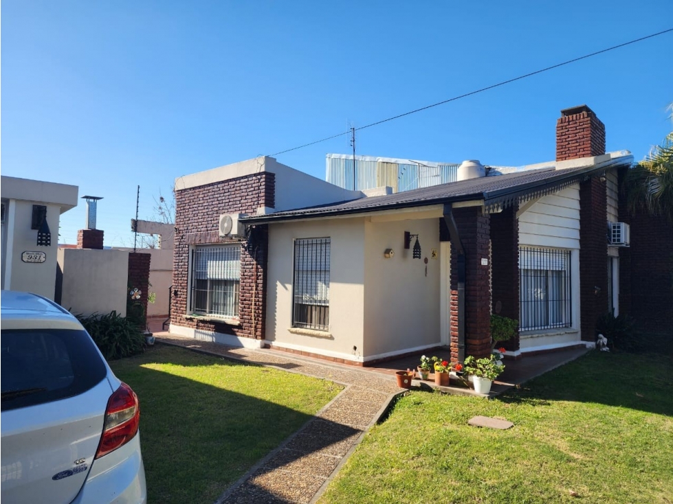 VENDE CASA AMERICANA 3 AMBIENTES - APTA CREDITO - 1