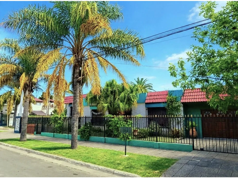 CASA 6 AMBIENTES CON PILETA