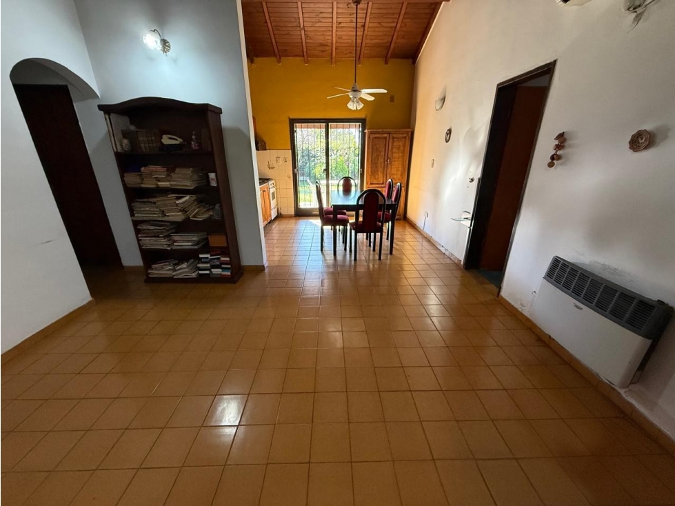 VENTA , CHALET 4 AMBIENTES CON COCHERA - 4