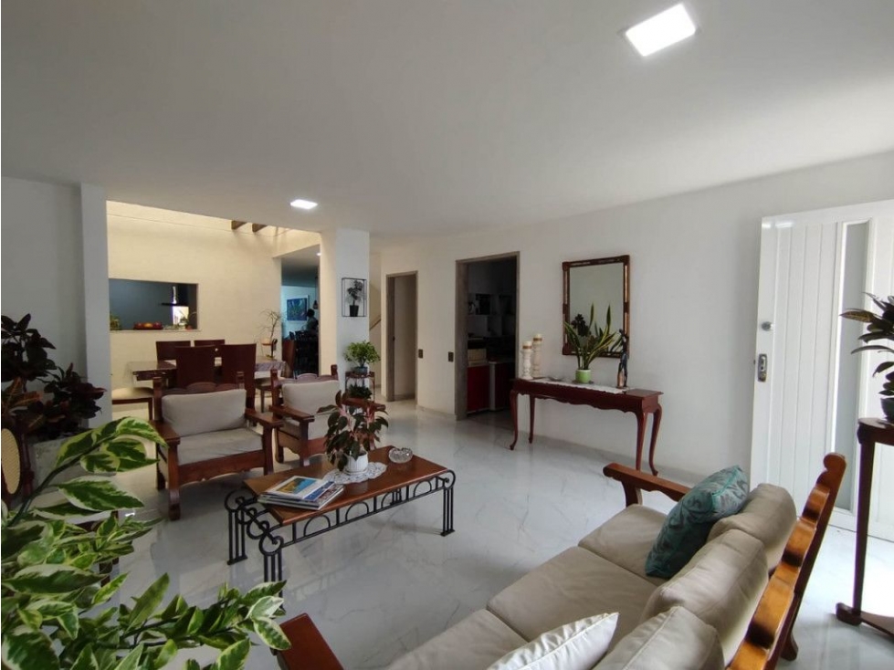 (MJ-C) CASA INDEPENDIENTE PARA VENTA EN LA FLORA, NORTE DE CALI