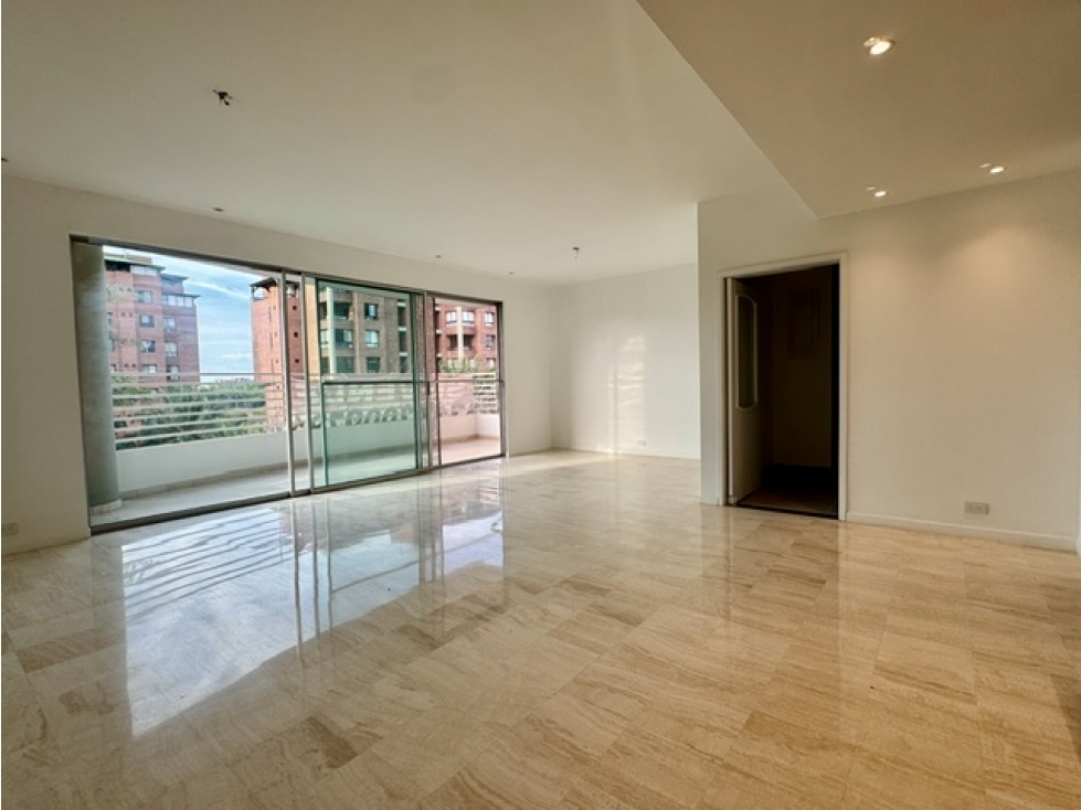 (J-C) APARTAMENTO EN VENTA EN CIUDAD JARDIN, SUR DE CALI.