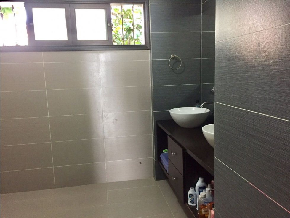 (J) CASA REMODELADA PARA VENTA EN ARBOLEDA-OESTE, CALI — foto 6