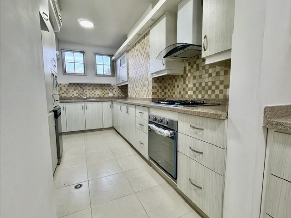 (J-C) APARTAMENTO EN VENTA EN CIUDAD JARDIN, SUR DE CALI. — foto 3