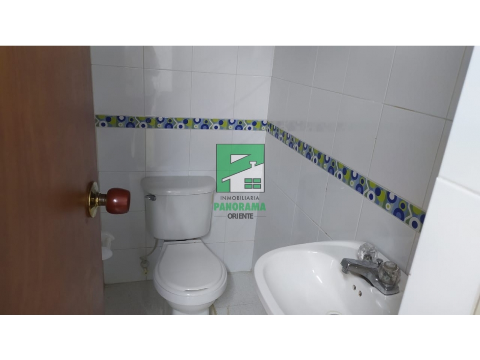 LOCAL COMERCIAL EN ARRIENDO SECTOR CENTRO COMERCIAL CORDOBA - 2