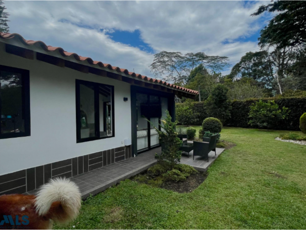 Casa independiente con lote en Llanogrande CA-LLA-0371