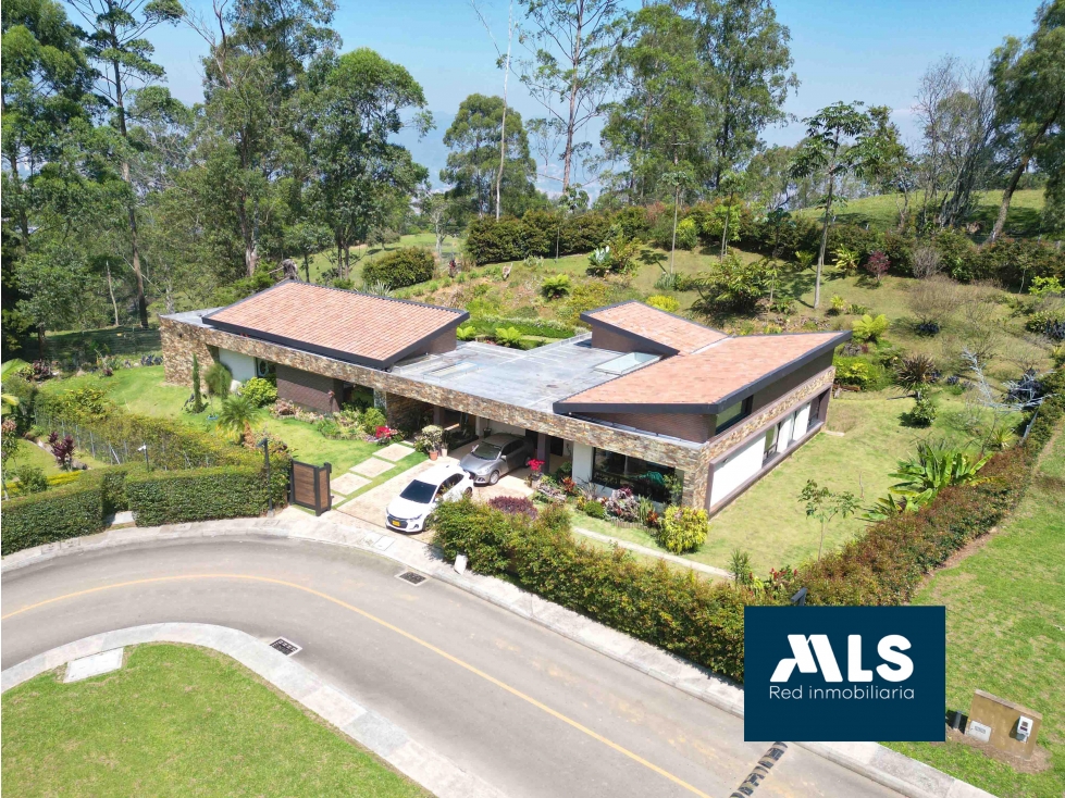Venta Casa campestre Envigado a 3 min City Plaza CA-ENV-0219