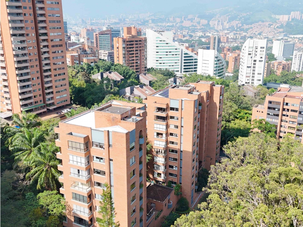 Apto en venta para remodelar en Poblado AP-POB-0433 MLS# 263306