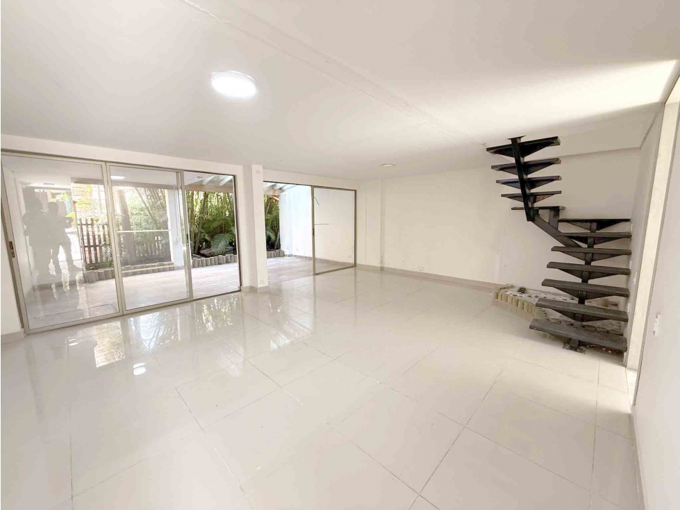 Casa esquinera unidad cerrada en venta Oviedo Medellin CA-POB-0350 — foto 3