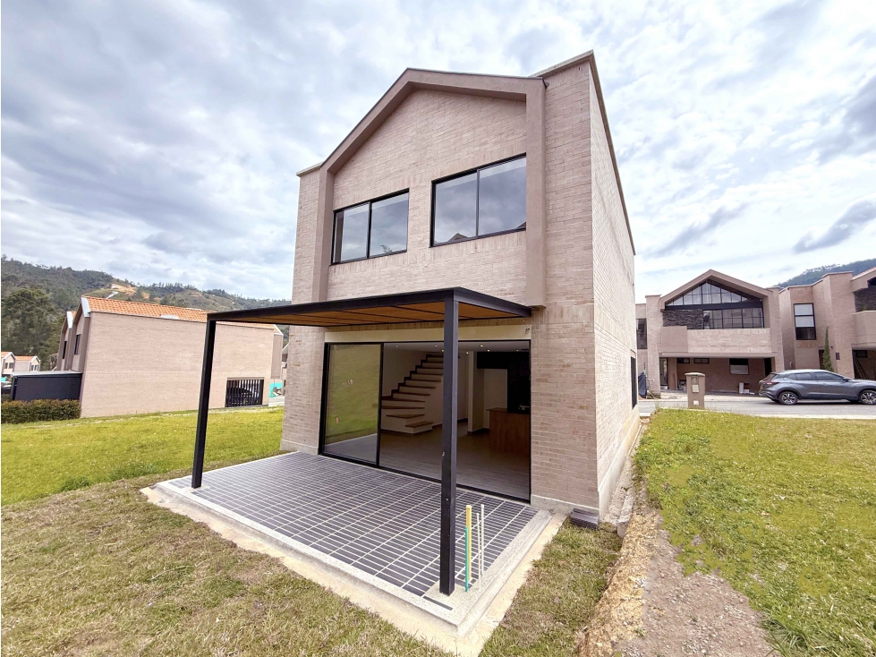Casa para estrenar en venta El Retiro CA-RET-0463 MLS# 267485
