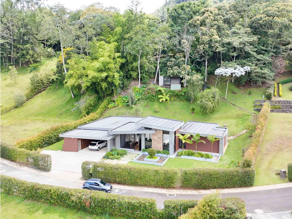 Casa moderna en venta El Retiro con jacuzzi CA-RET-0420 MLS# 260338