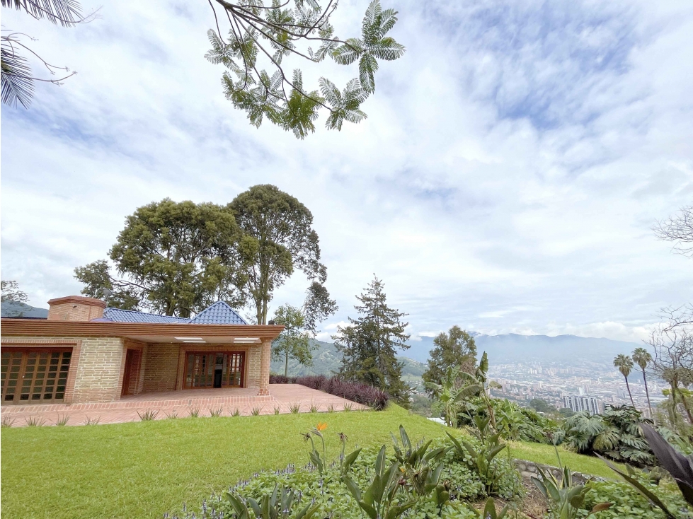 Casa con vista a la ciudad en venta Envigado CA-ENV-0364