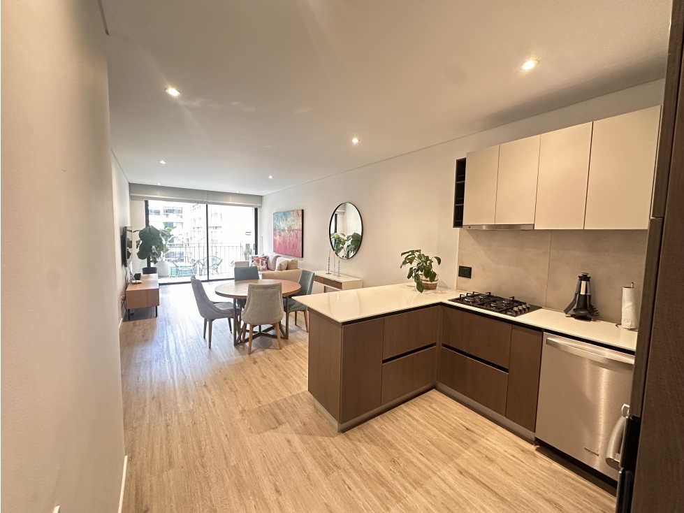 Arriendo Apto en Chico Opc. Amoblado - 1
