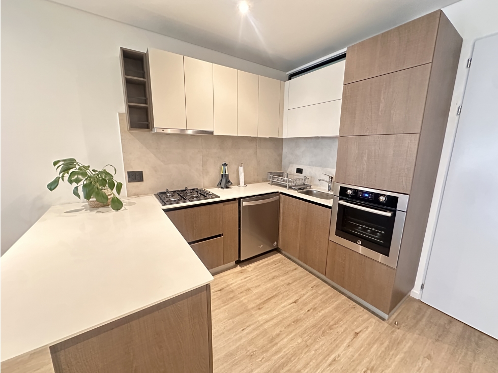 Arriendo Apto en Chico Opc. Amoblado - 2