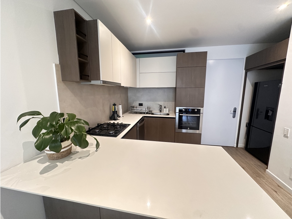 Arriendo Apto en Chico Opc. Amoblado - 3