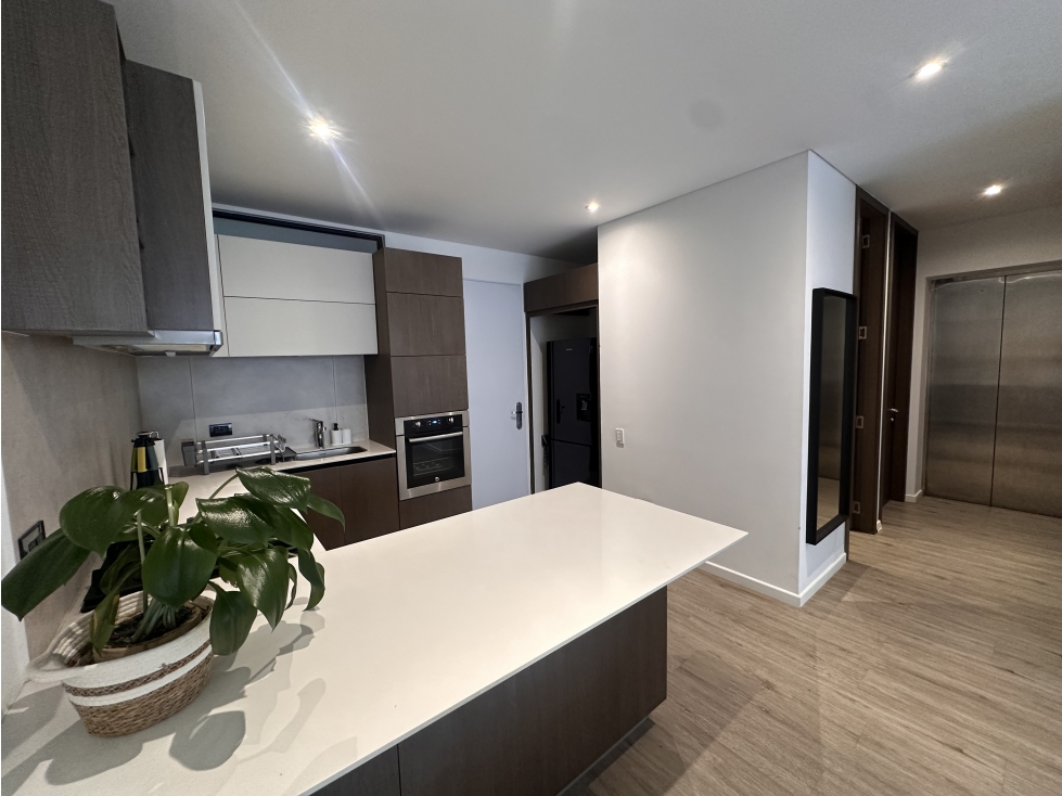 Arriendo Apto en Chico Opc. Amoblado - 4