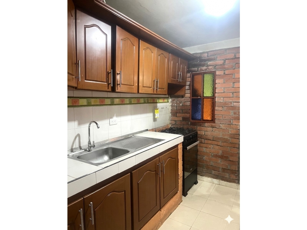 Invierte en Samaria: casa de 3 pisos independientes, ideal para renta