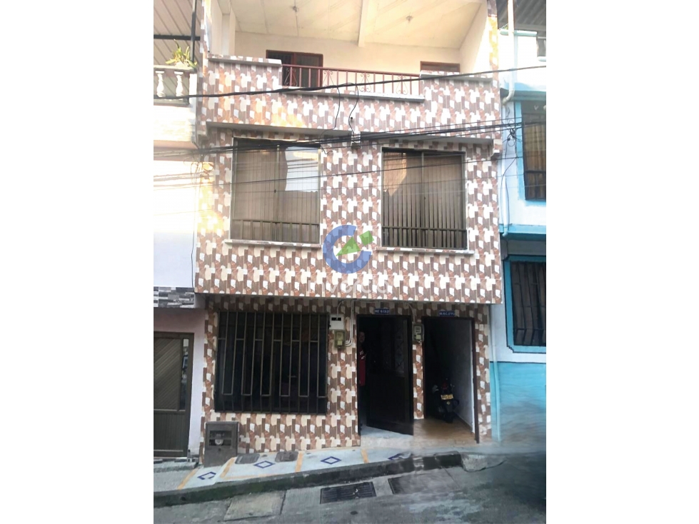 ¡OPORTUNIDAD ÃNICA! CASA DE 3 PISOS EN VENTA BARRIO SAMARIA PEREIRA — foto 2