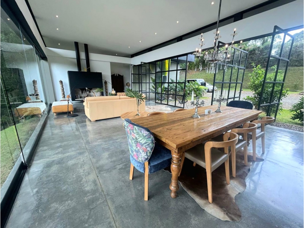 CASA CAMPESTRE ESPECTACULAR EN VENTA EN LLANOGRANDE RIONEGRO ANT