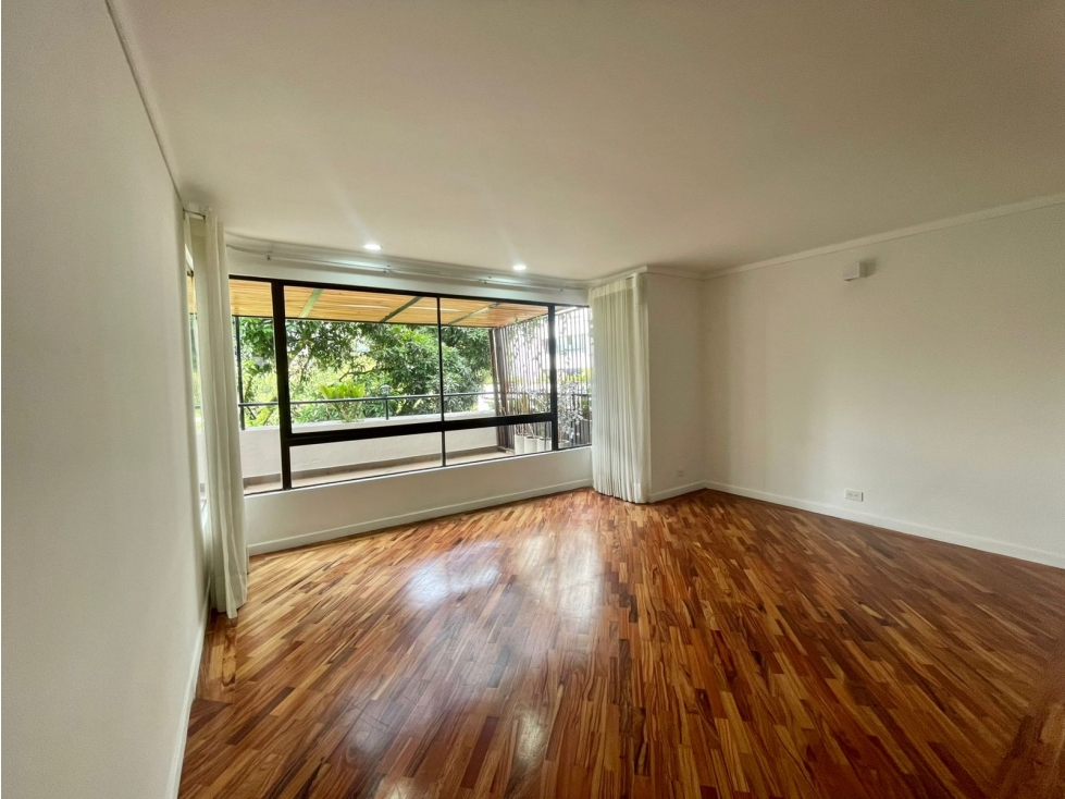APARTAMENTO EN ARRIENDO CERCA AL TESORO MEDELLIN — foto 2