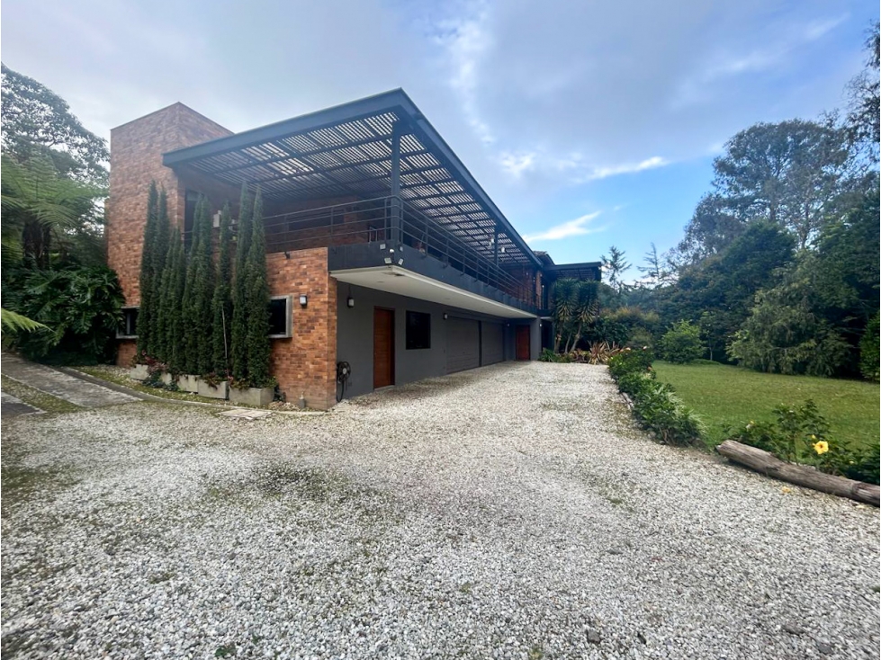 Venta/arriendo casa exclusiva independiente en sector Llanogrande Ant