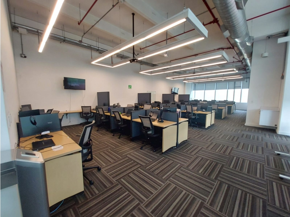 Oficina en venta/arriendo en Centro Ejecutivo Sabaneta - 1
