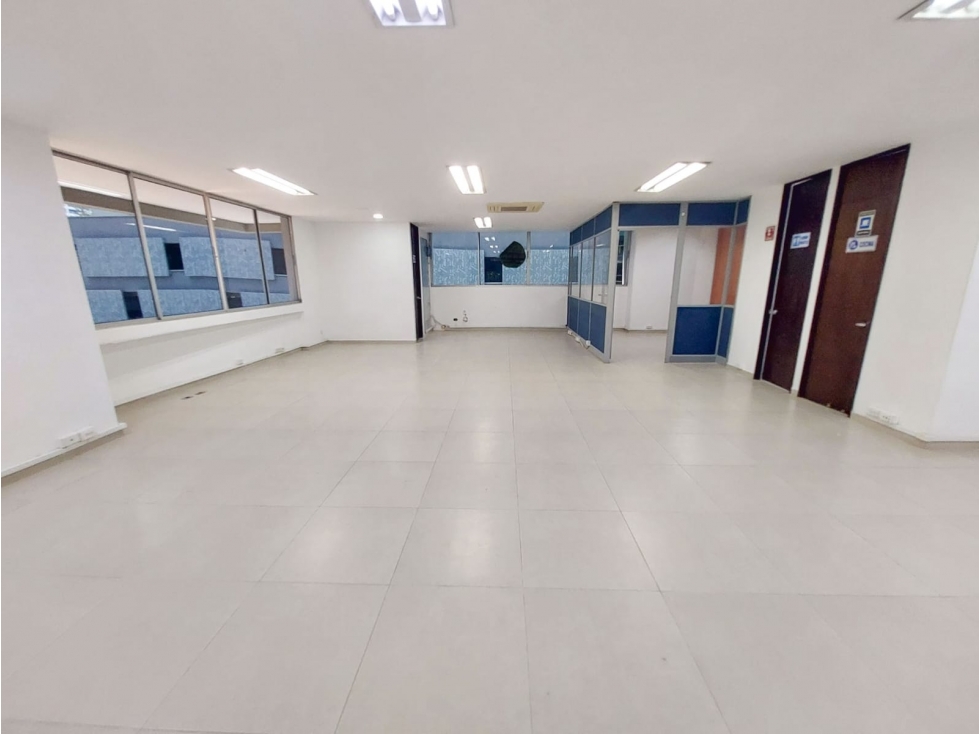Arriendo de oficina en C Empresarial sector Milla de oro el Poblado — foto 2