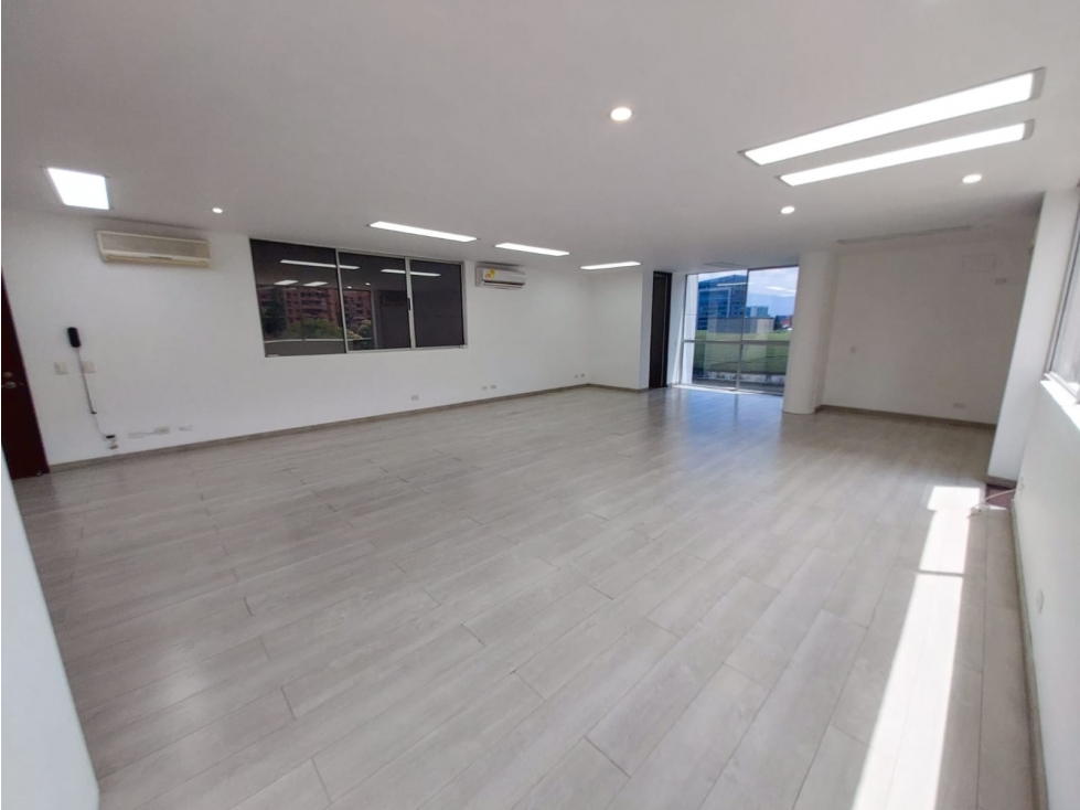 Arriendo de oficina en C Empresarial sector Milla de oro el Poblado — foto 3