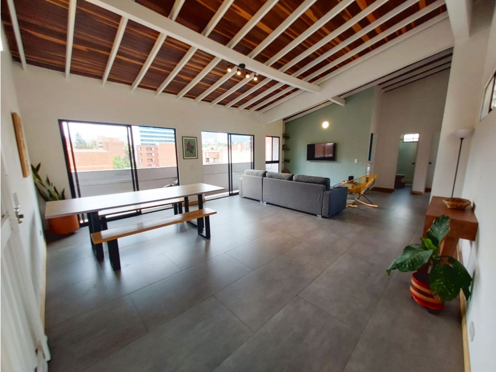 Venta de apartamento reformado sector Laureles Medellìn