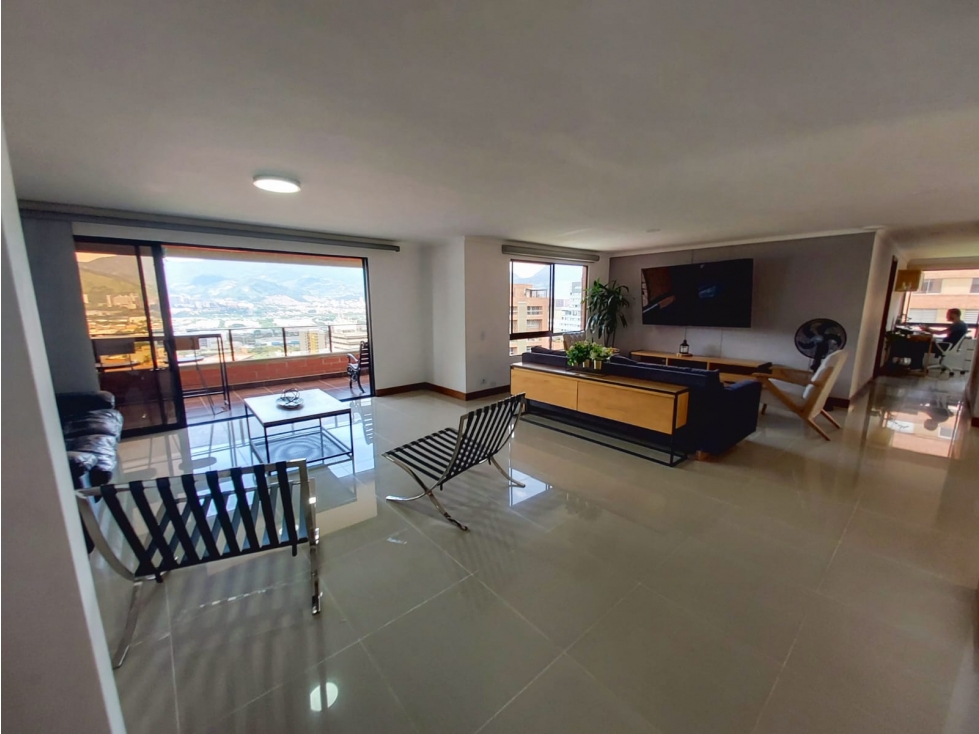 Apartamento reformado en venta sector Castropol el Poblado