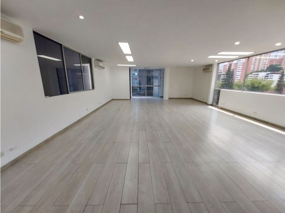 Arriendo de oficina en C Empresarial sector Milla de oro el Poblado