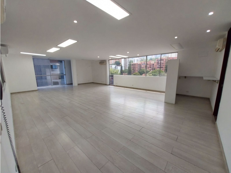 Arriendo de oficina en C Empresarial sector Milla de oro el Poblado — foto 2