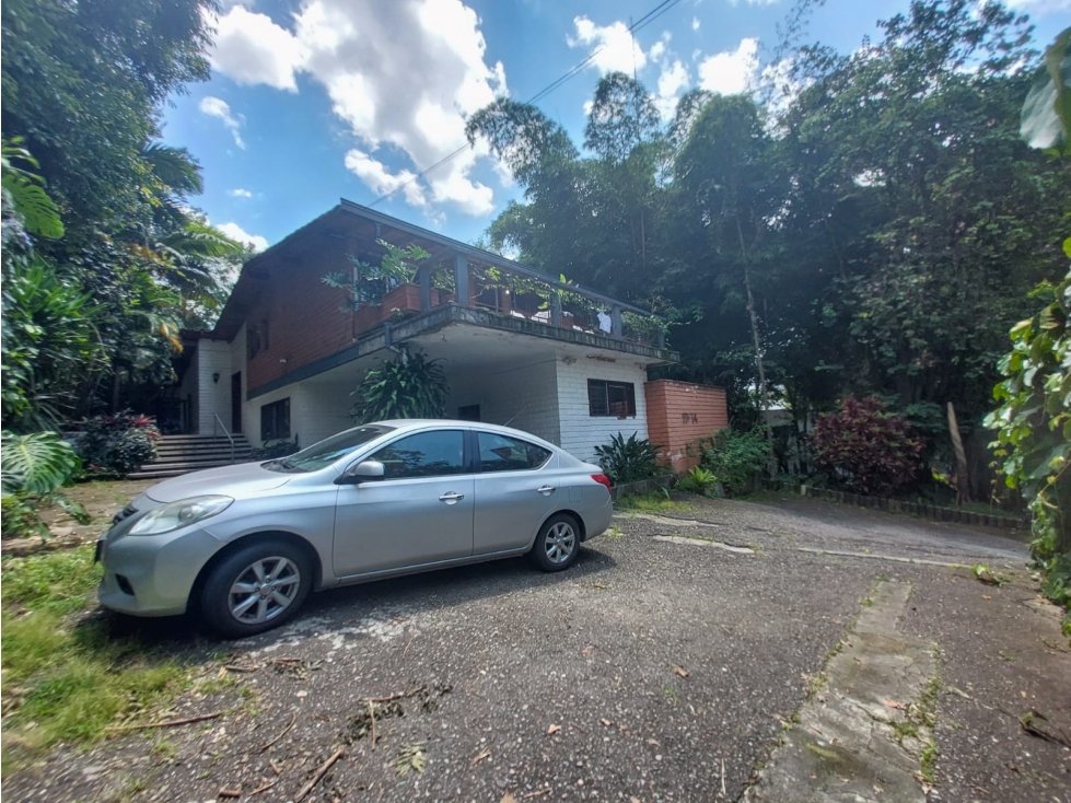 Casa independiente en venta sector Lalinde El Poblado