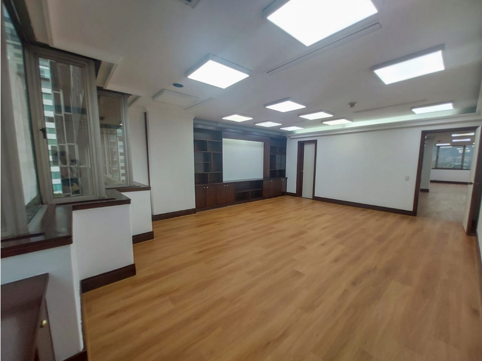 Venta/arriendo oficina en sector Milla de oro el Poblado