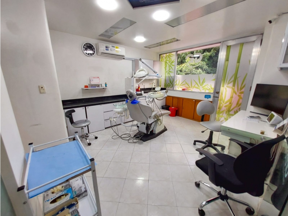 Venta/arriendo de oficina/consultorio en Ed Empresarial centro de Med — foto 2