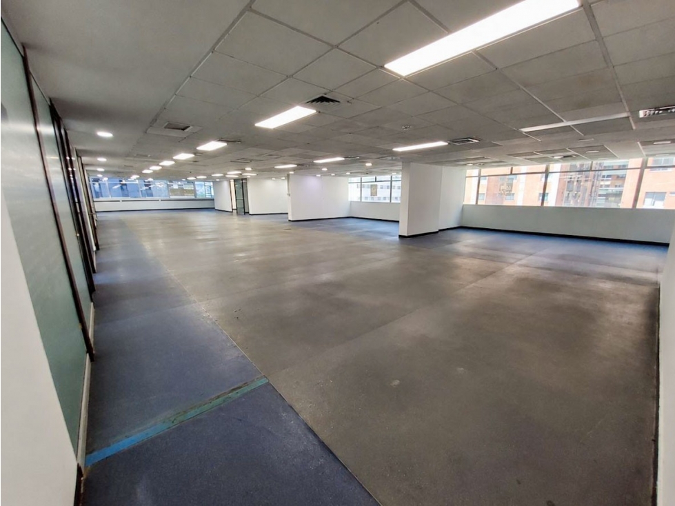 Venta de oficina sector Ciudad del Rìo Medellìn - 2