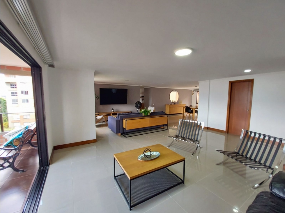 Apartamento reformado en venta sector Castropol el Poblado — foto 2