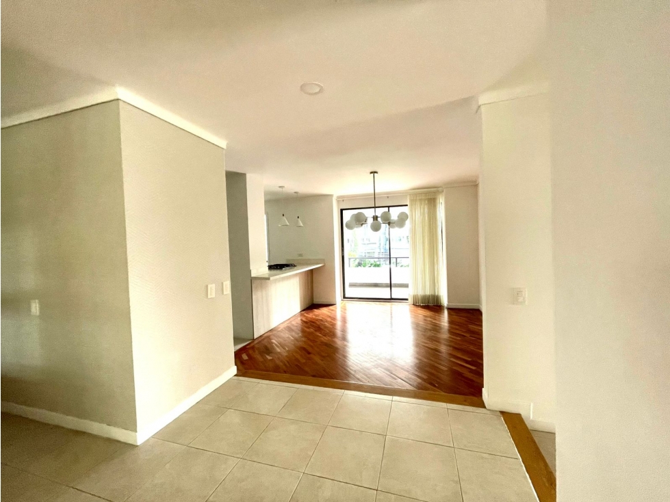APARTAMENTO EN ARRIENDO CERCA AL TESORO MEDELLIN — foto 4