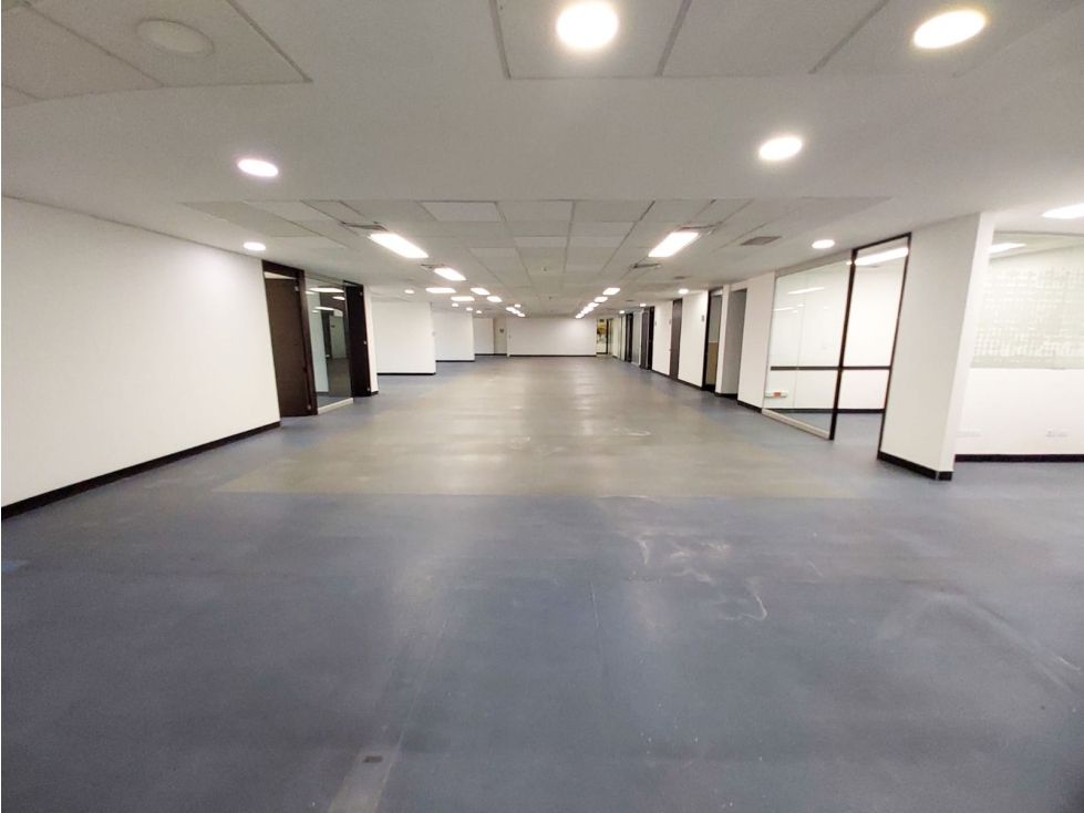 Venta de oficina sector Ciudad del Rìo Medellìn - 4
