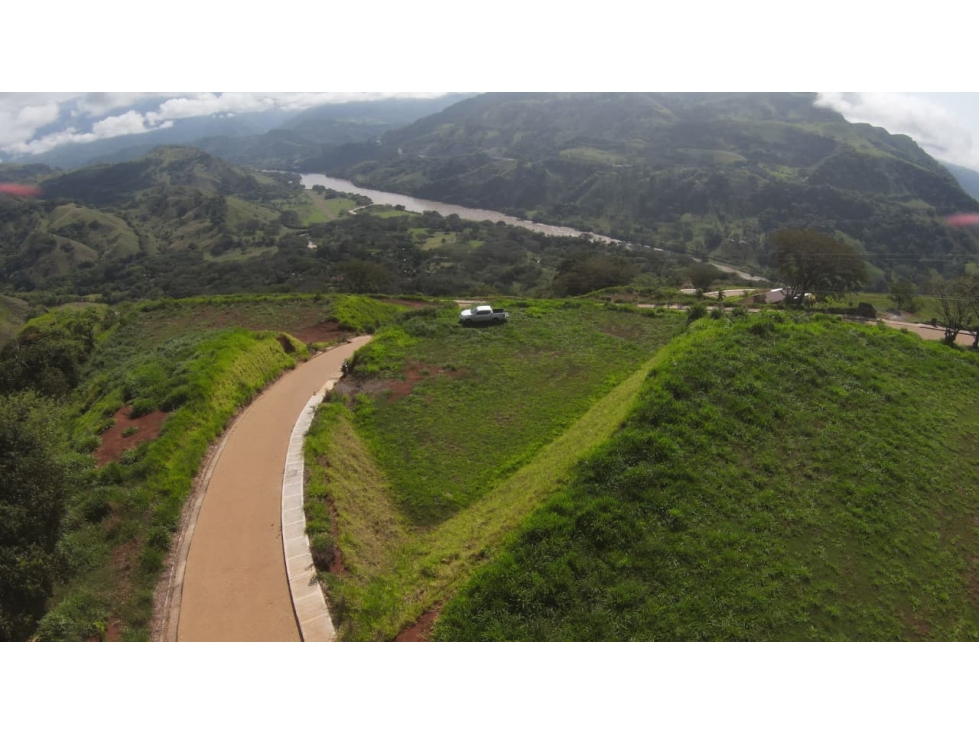 LOTE PARA LA VENTA EN PARCELACIÓN HACIENDA SANTA CLARA, BOLOMBOLO - 3