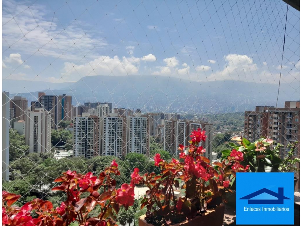 Venta De Apartamento En La Loma De Los Bernal, Medellin
