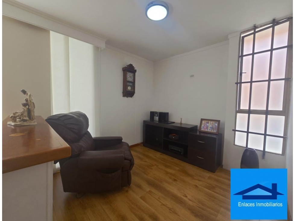 Venta De Apartamento En La Loma De Los Bernal, Medellin — foto 2