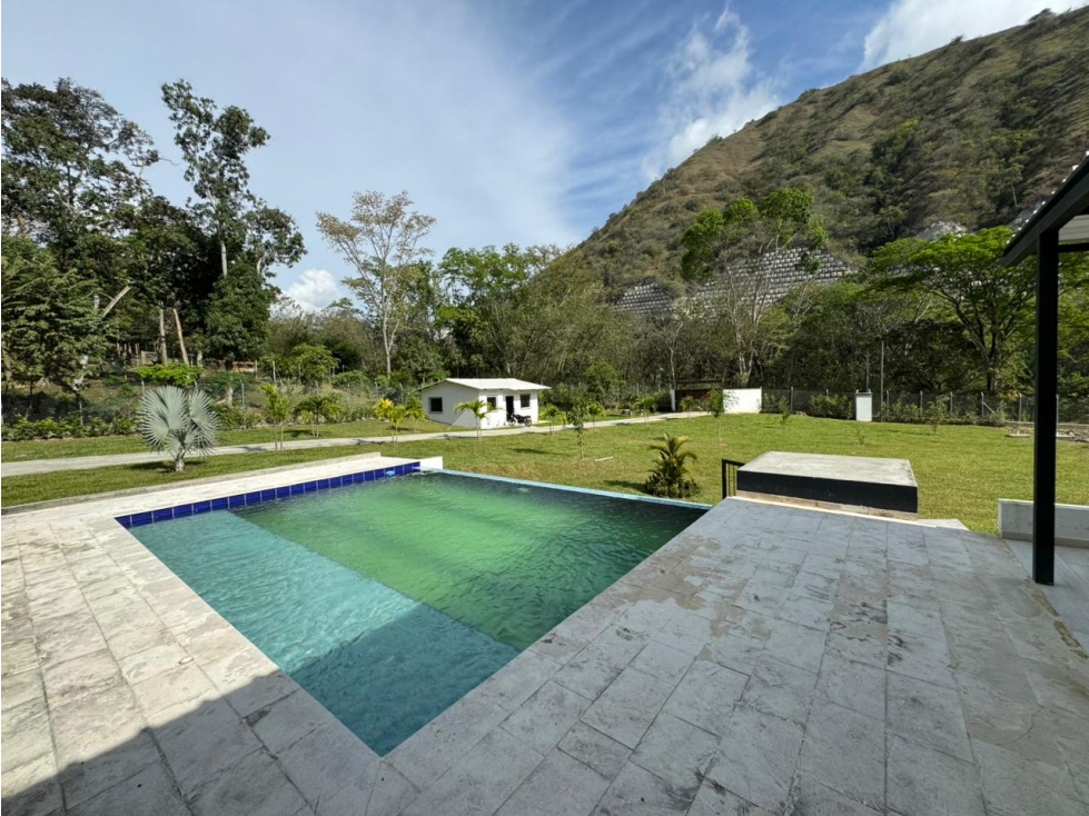 Venta De Finca De Recreo En Santa Fe De Antioquia — foto 2