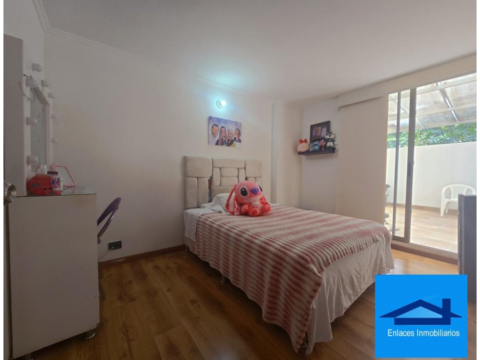 Venta De Apartamento En La Loma De Los Bernal, Medellin — foto 5