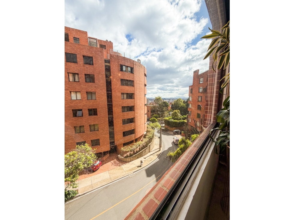 VENTA: APARTAMENTO 100% REMODELADO EN ROSALES, BOGOTÁ